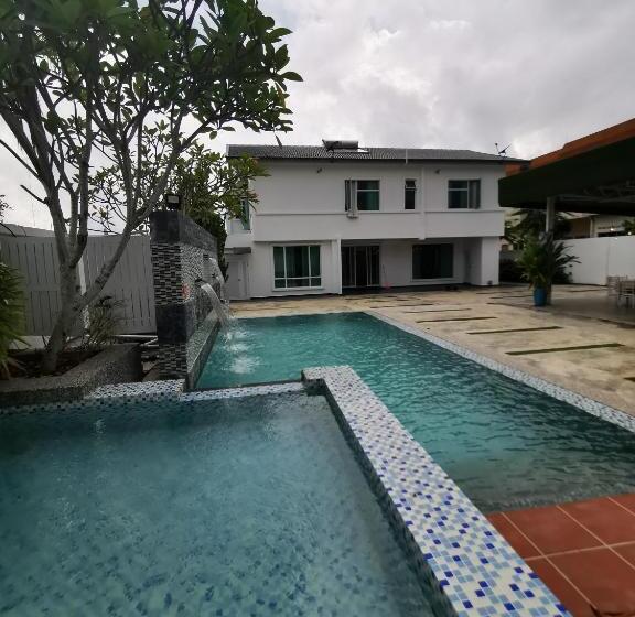 اتاق استاندارد سه نفره, Secret Garden Warni Villa