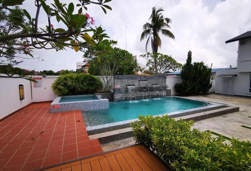 اتاق استاندارد سه نفره, Secret Garden Warni Villa