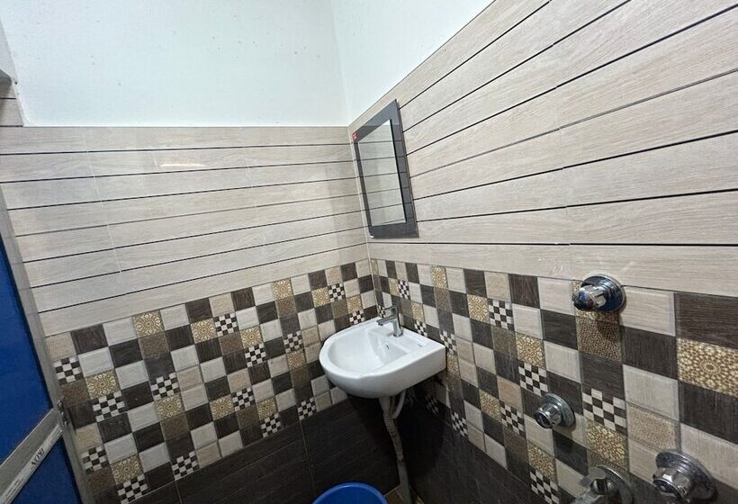 Номер Deluxe, New Nayantara Lodge