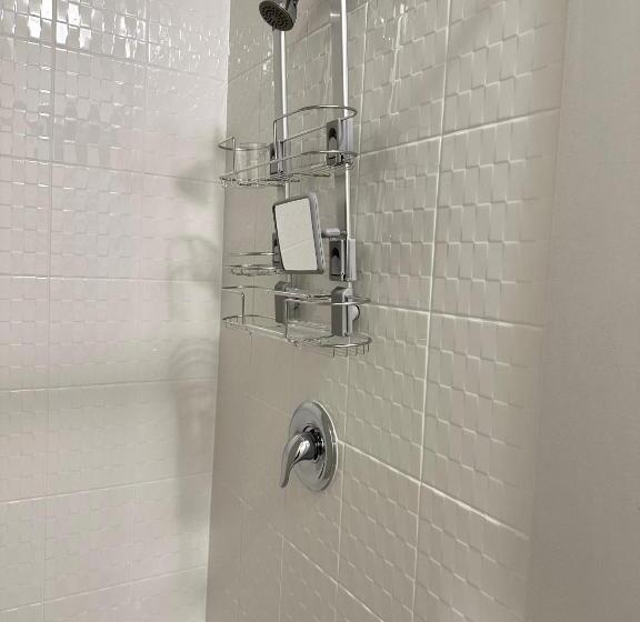 带阳台的豪华间, Private Room In A Brand New House Ajax Greater Toronto, 30 Min To Pearson Airport