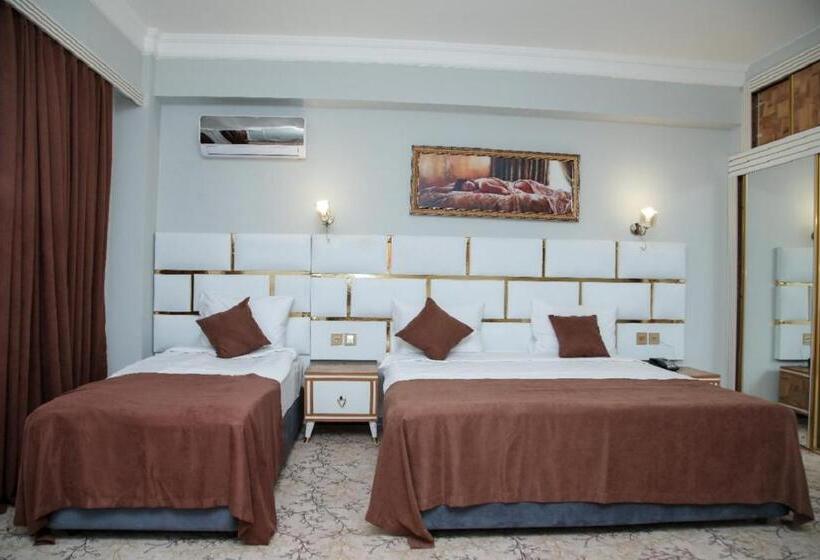 غرفة ديلوكس ثلاثية, Bey Palace