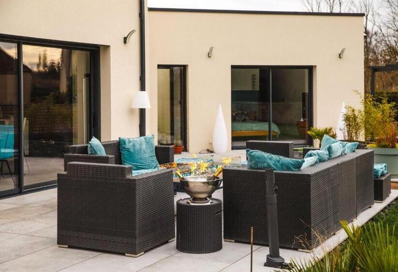 Дом 1 Спальня, Villa Howard — Jacuzzi, Tranquility & Parking