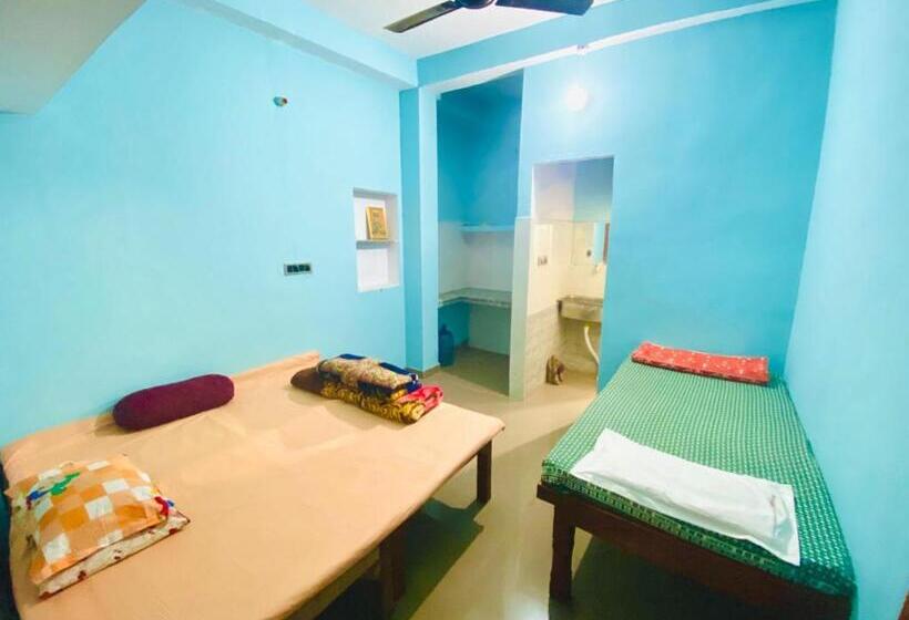 Номер Стандарт, The Narayan Bhawan , Ramanuj Ashram ,haridas Nagar ,ramkot Ayodhya Ji