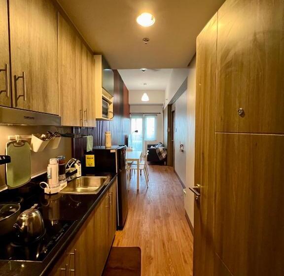 Apartamento 1 Dormitório com Sacada, Condo In Pasay
