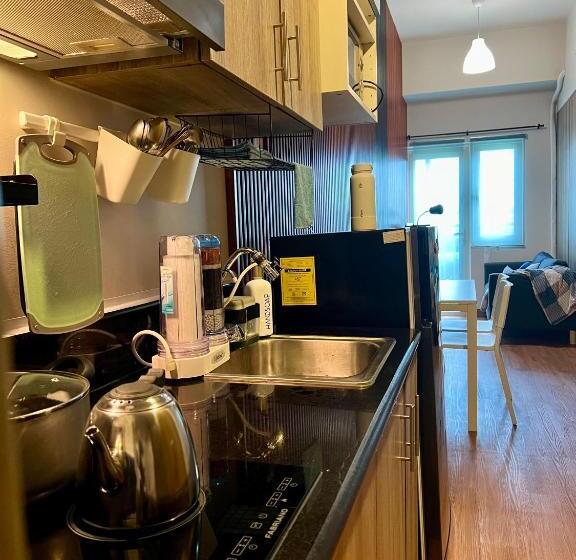 Apartamento 1 Dormitório com Sacada, Condo In Pasay