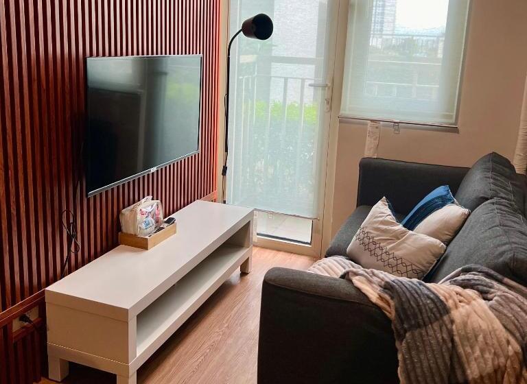 Apartamento 1 Dormitório com Sacada, Condo In Pasay