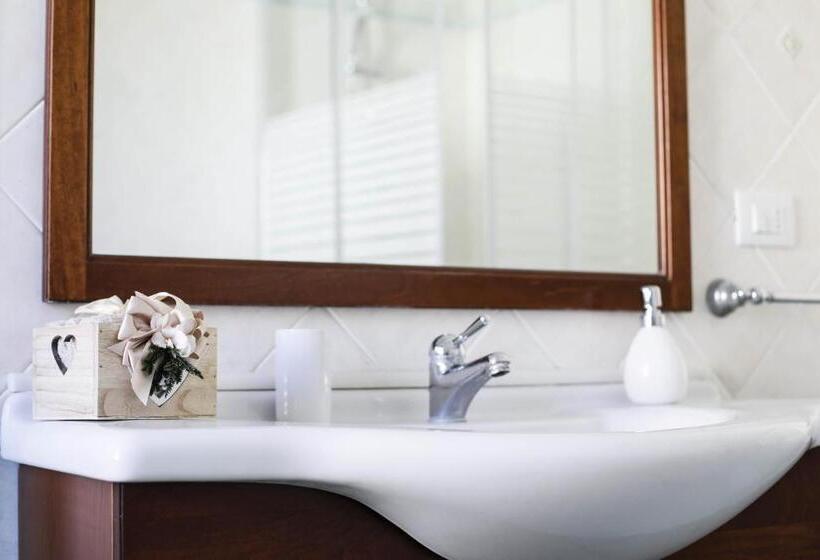اتاق استاندارد سه نفره, B&b Liola