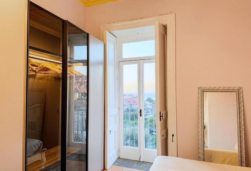 Трехместный Номер Стандарт с Видом, Vanvitelli Palace B&b