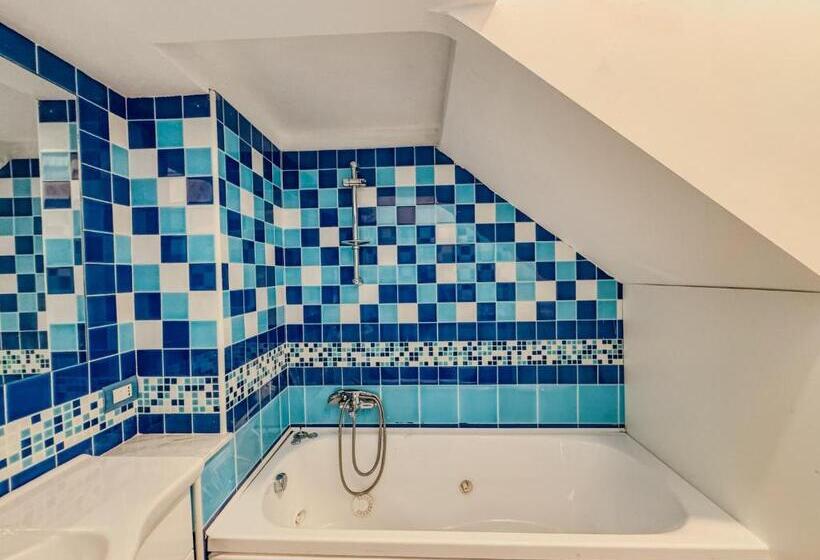 Номер Стандарт Трехместный, Vanvitelli Palace B&b