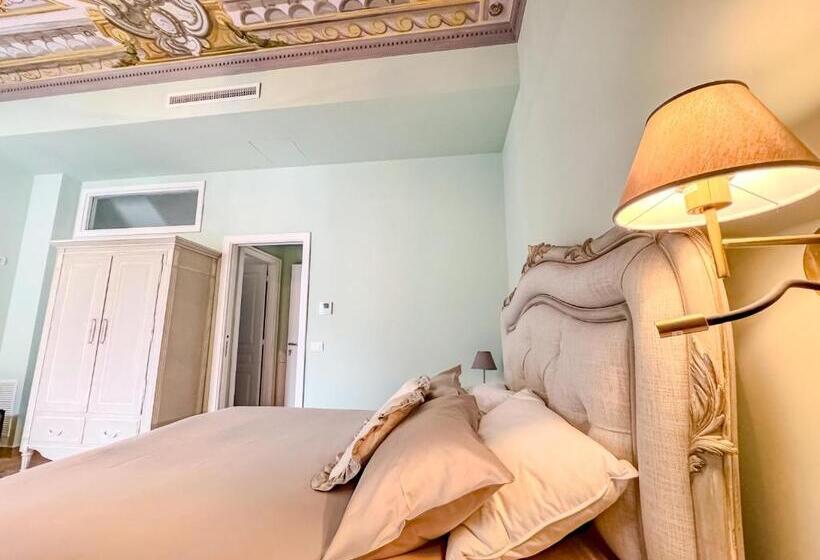 Номер Стандарт Трехместный, Vanvitelli Palace B&b