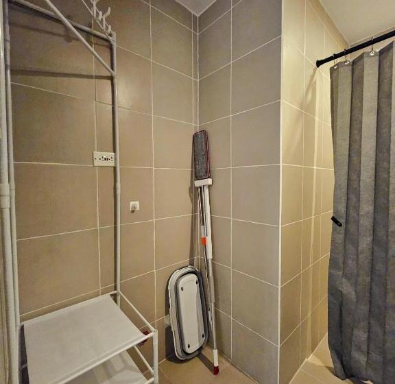 Студио Стандарт с Балконом, Brand New Central Convenience Studio Condo With Balcony In Araneta City Cubao