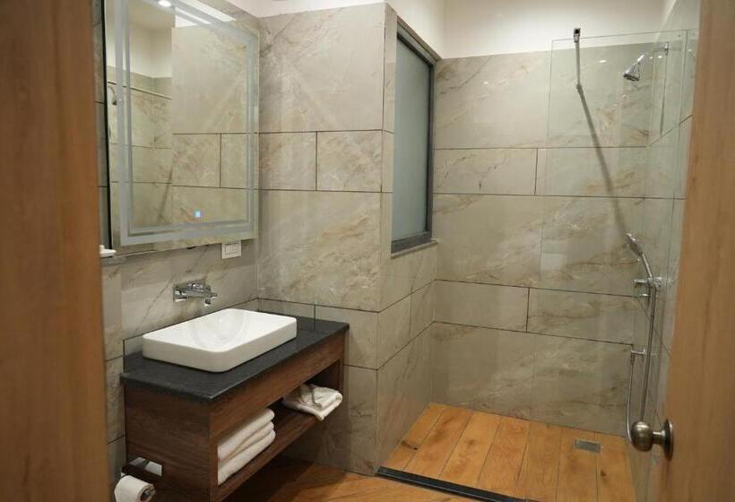 اتاق لوکس با تخت بزرگ, Acr Luxury