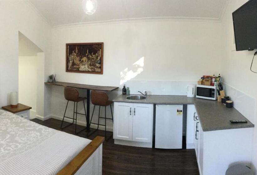 اتاق استاندارد, Studio On Denne