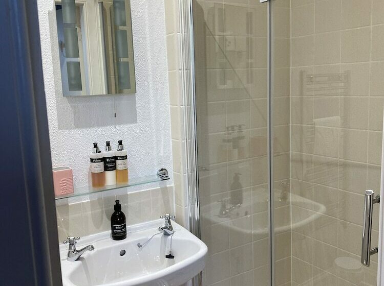 Номер Стандарт, Cawdor House B&b