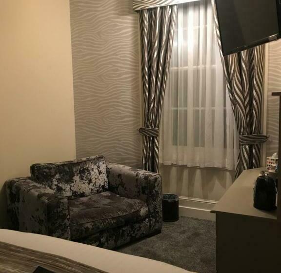 Номер Стандарт, Lauriston & Lawton Court