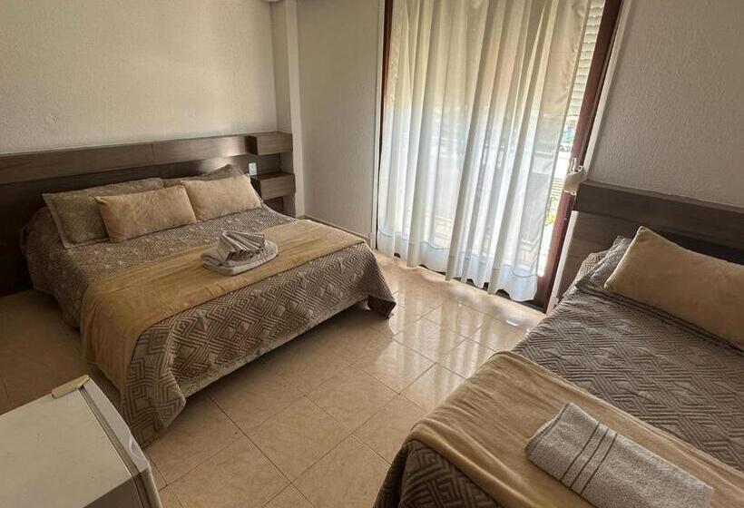 اتاق استاندارد سه نفره, Lujan