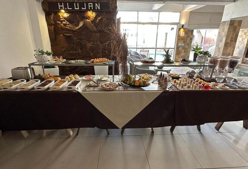 اتاق استاندارد چهار تخته, Lujan