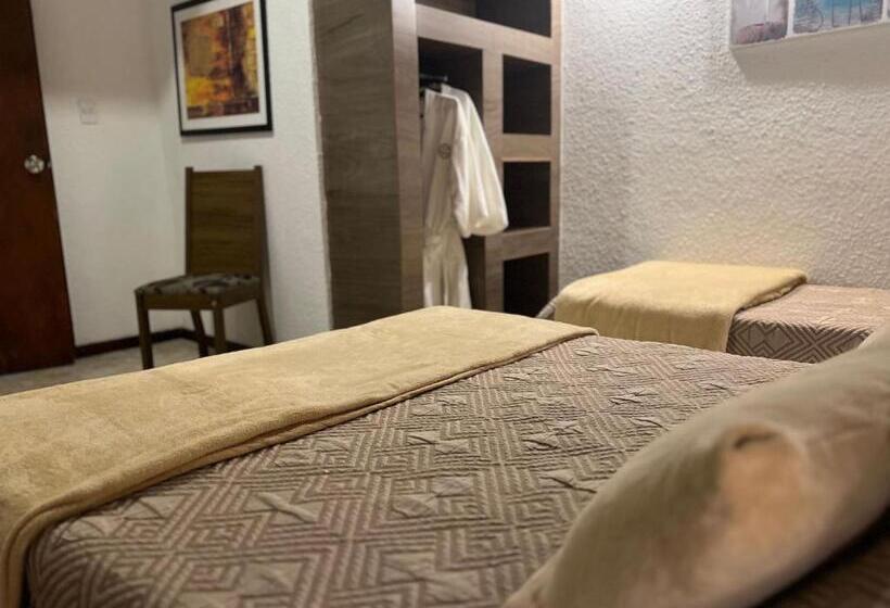 اتاق استاندارد سه نفره, Lujan