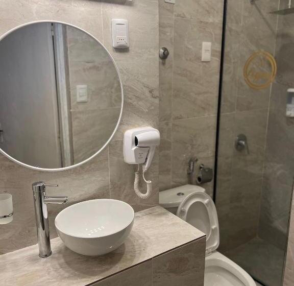 اتاق استاندارد چهار تخته, Lujan