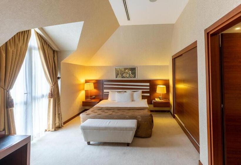 سوییت جونیور, Qafqaz Resort