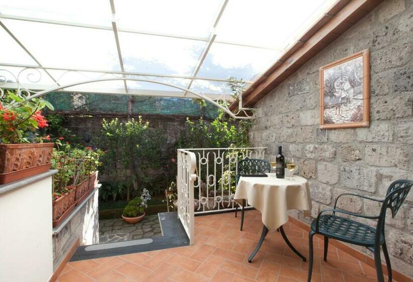 Номер Стандарт, Relais Villa Angiolina
