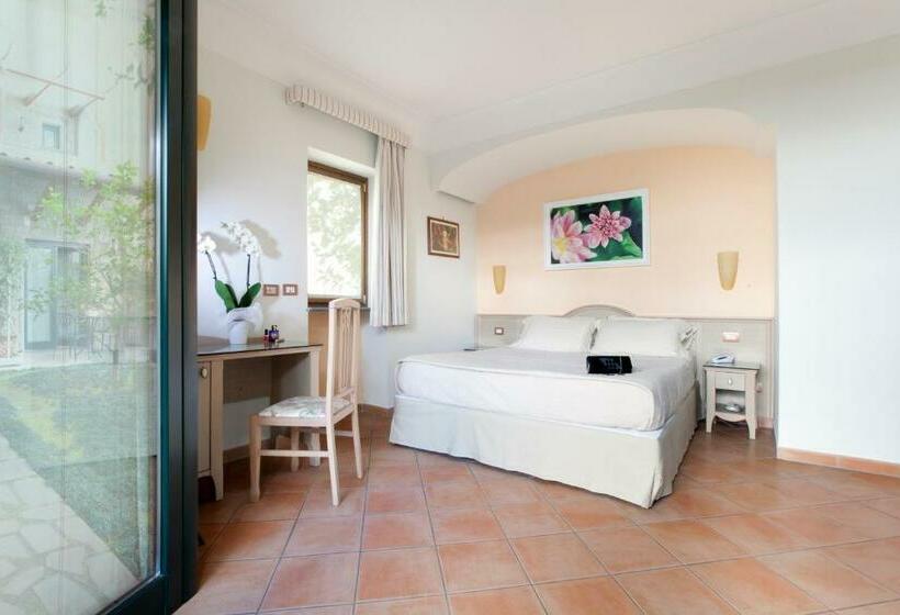 Номер Стандарт, Relais Villa Angiolina