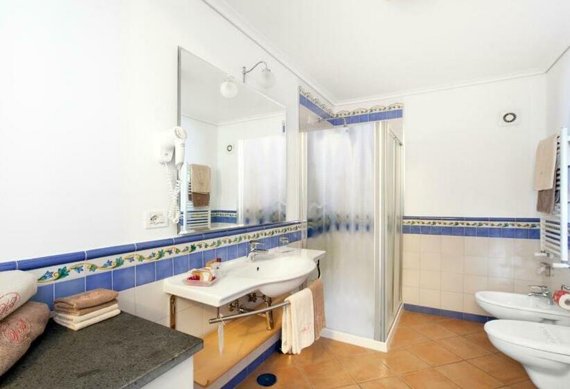 Номер Стандарт, Relais Villa Angiolina