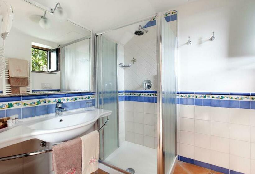 Номер Стандарт, Relais Villa Angiolina