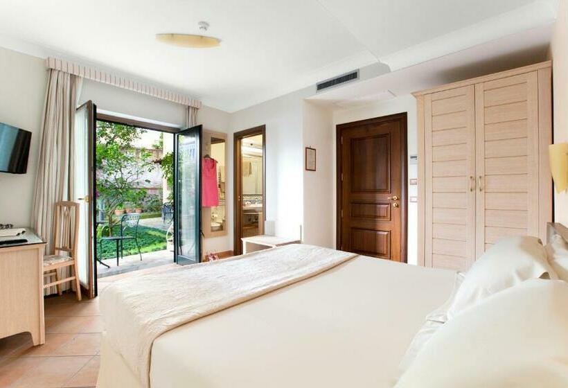 Номер Стандарт, Relais Villa Angiolina