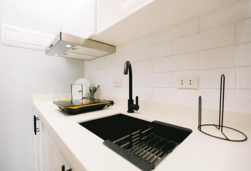 Номер Superior, 10 Oxford Residences
