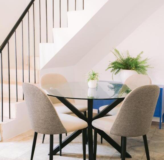 Апартаменты 2 Спальни, 10 Oxford Residences