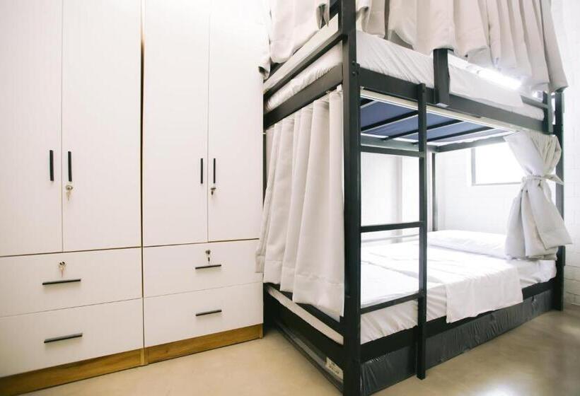 공동 객실, 10 Oxford Residences