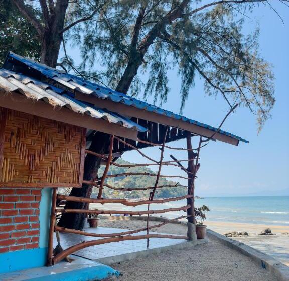 بانگلوی استاندارد, Full Moon Bungalow Resort Koh Chang Ranong