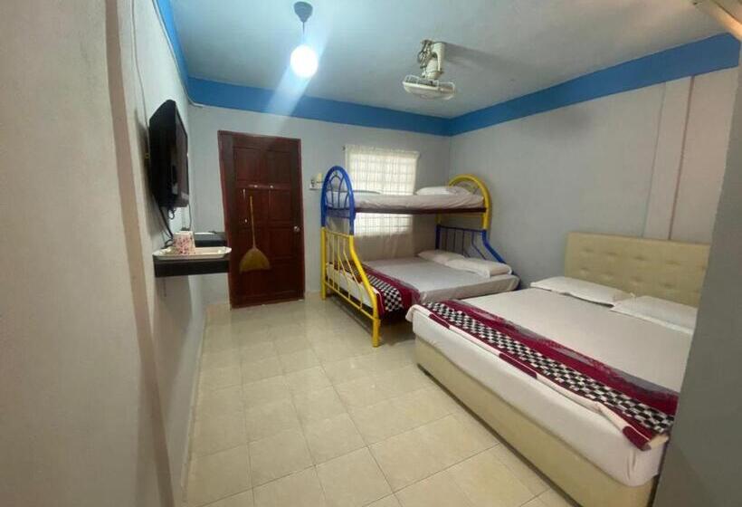 اتاق لوکس خانوادگی, Oyo 90910 Homestay D Lalang Inn