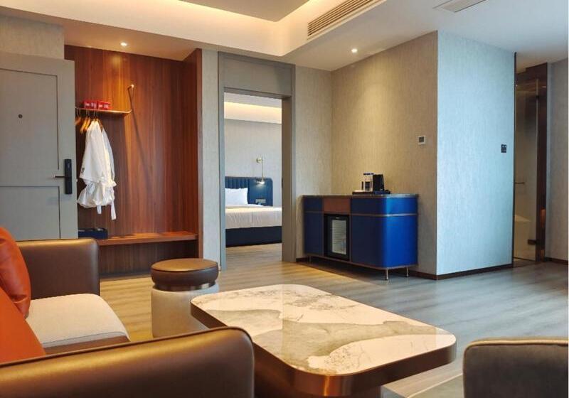 سوییت اجرایی, Lanou Hotel Lianyungang Donghai High Speed Railway Station Crystal City