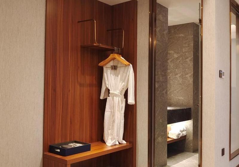سوییت اجرایی, Lanou Hotel Lianyungang Donghai High Speed Railway Station Crystal City