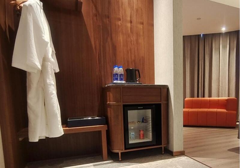 اتاق اجرایی, Lanou Hotel Lianyungang Donghai High Speed Railway Station Crystal City