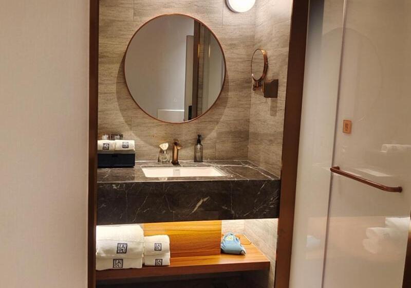 اتاق اجرایی, Lanou Hotel Lianyungang Donghai High Speed Railway Station Crystal City
