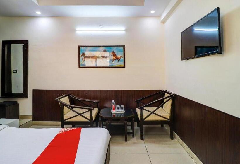 Номер Стандарт, Oyo Hotel Paradise