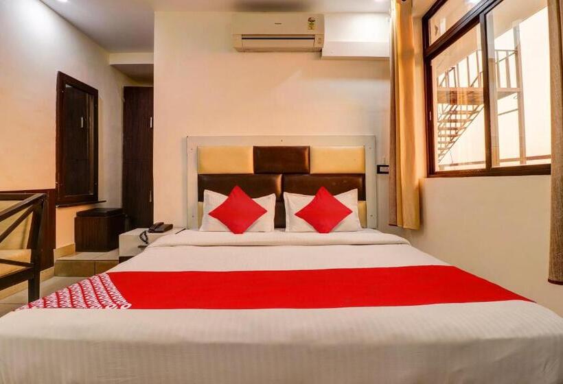 Номер Стандарт, Oyo Hotel Paradise
