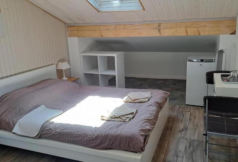 Номер Стандарт, Aux Lacs Et Cascades