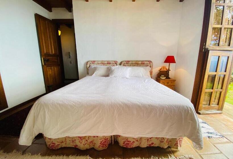 اتاق خانوادگی با چشم‌انداز باغ, La Rayuela Suites