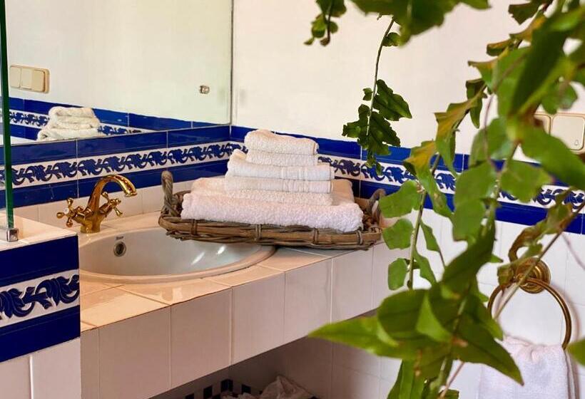 اتاق خانوادگی با چشم‌انداز باغ, La Rayuela Suites
