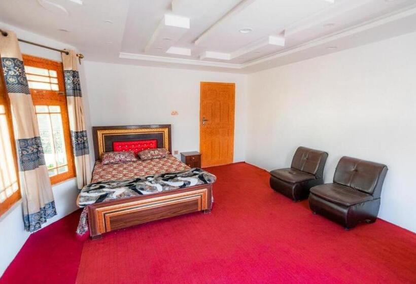 اتاق استاندارد با چشم‌انداز باغ, Royal Guest House