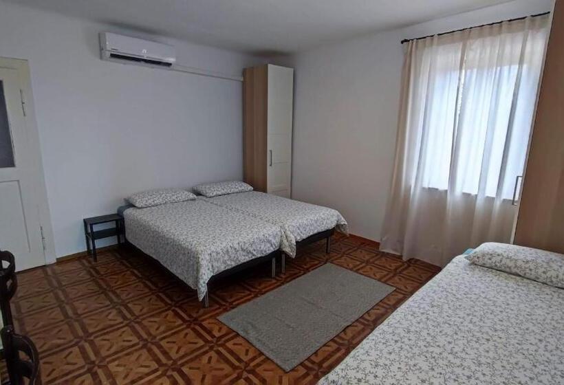 اتاق استاندارد سه نفره, Altana Rooms