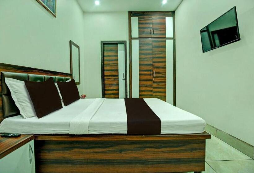 Трехместный Номер Классика, Oyo Hotel Royal Galaxy