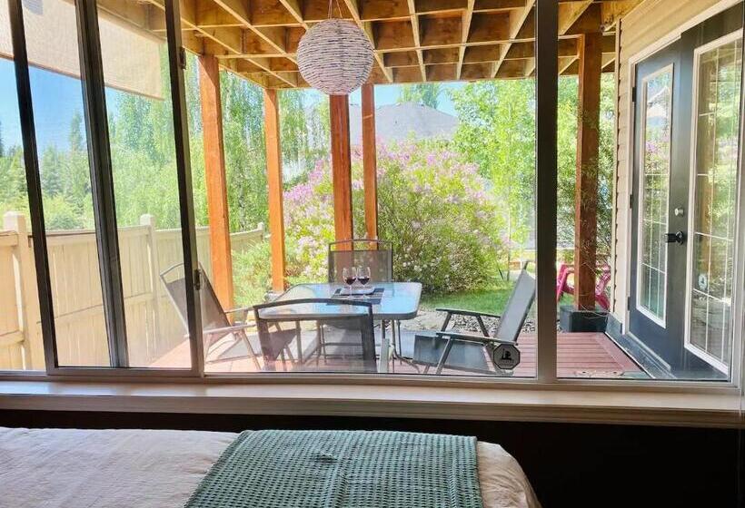 ２ベッドスイートルーム, Private, Spacious, & Bright Home