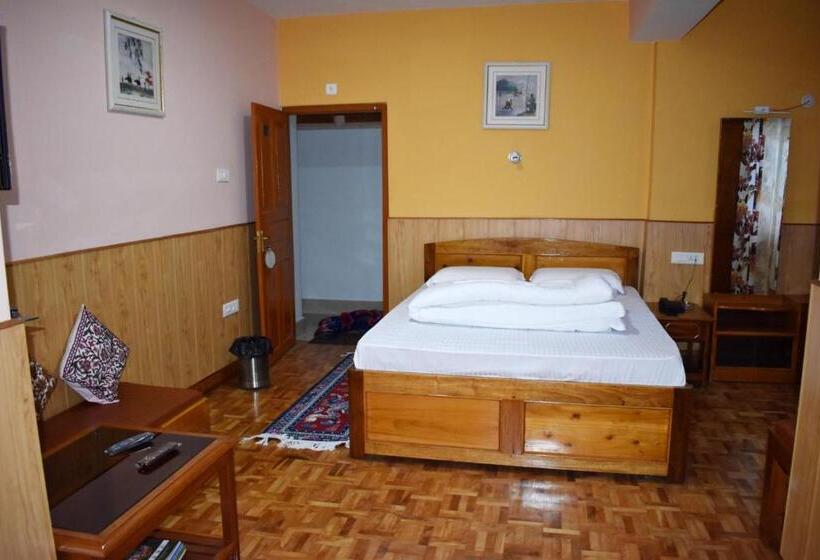 اتاق استاندارد با چشم‌انداز کوهستان, Alpine Guest House