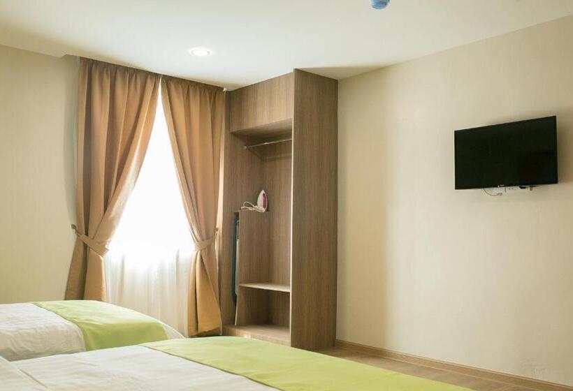 Четырехместный Номер Стандарт, Savana Hotel & Serviced Apartments