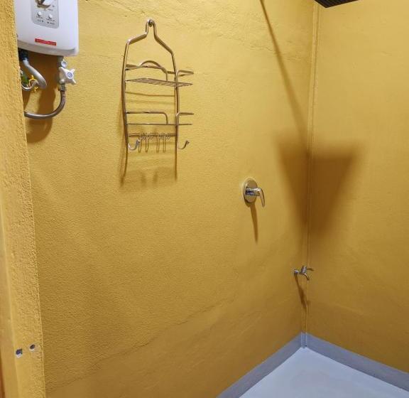 اتاق لوکس خانوادگی, Gecko Guesthouse